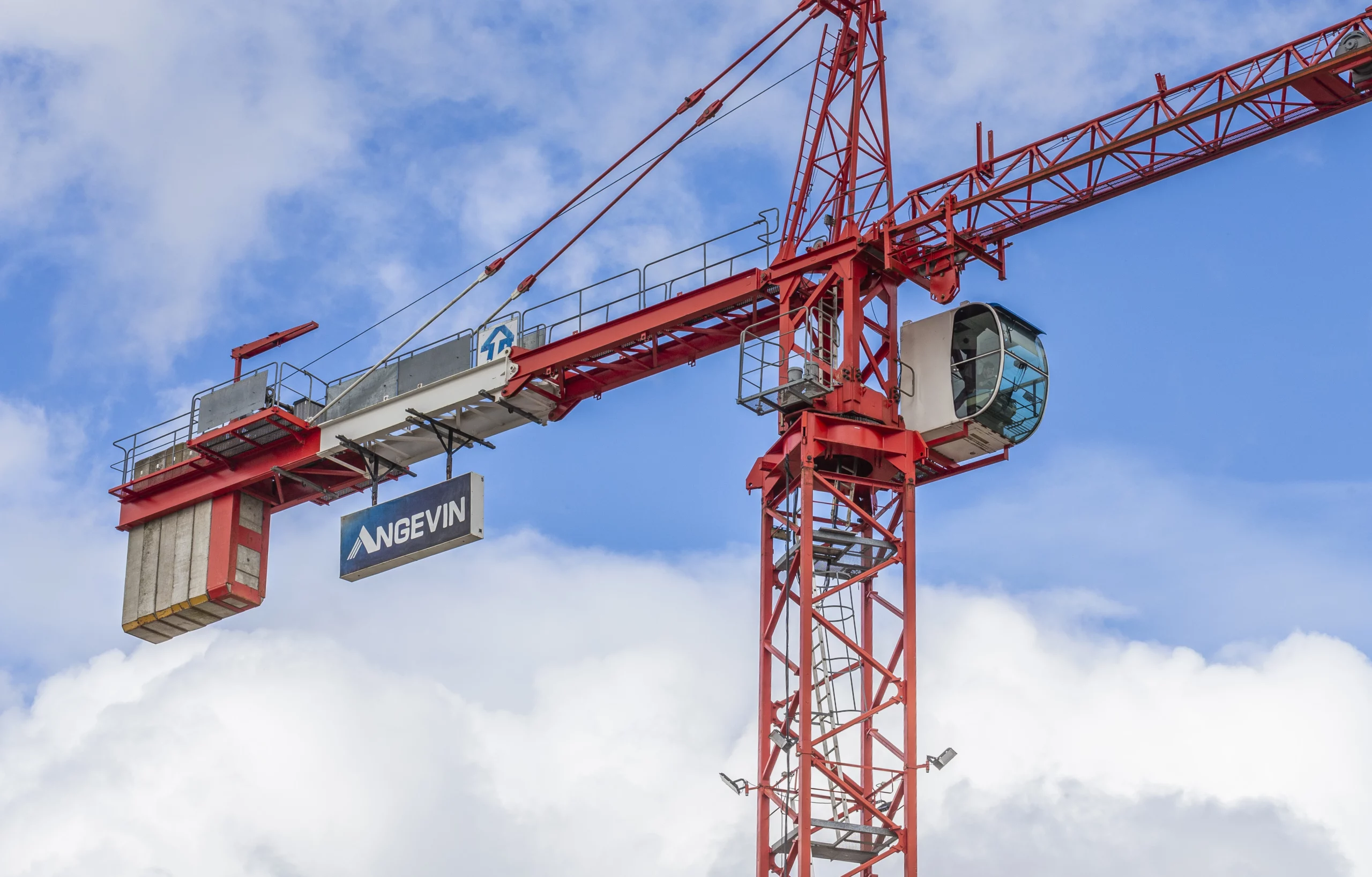Grue de chantier groupe BTP ANGEVIN